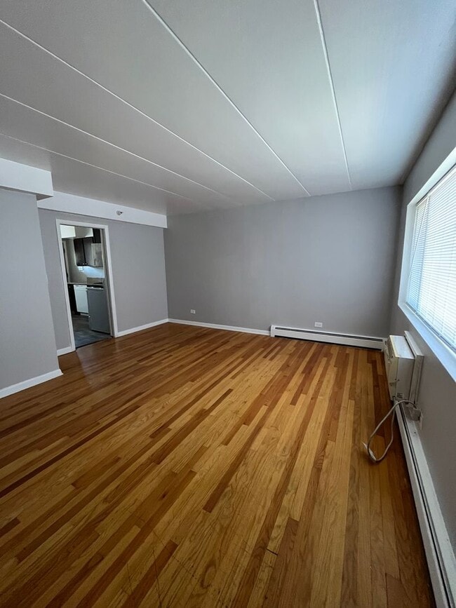 Building Photo - Salem Village Apartments LLC Unit 6B