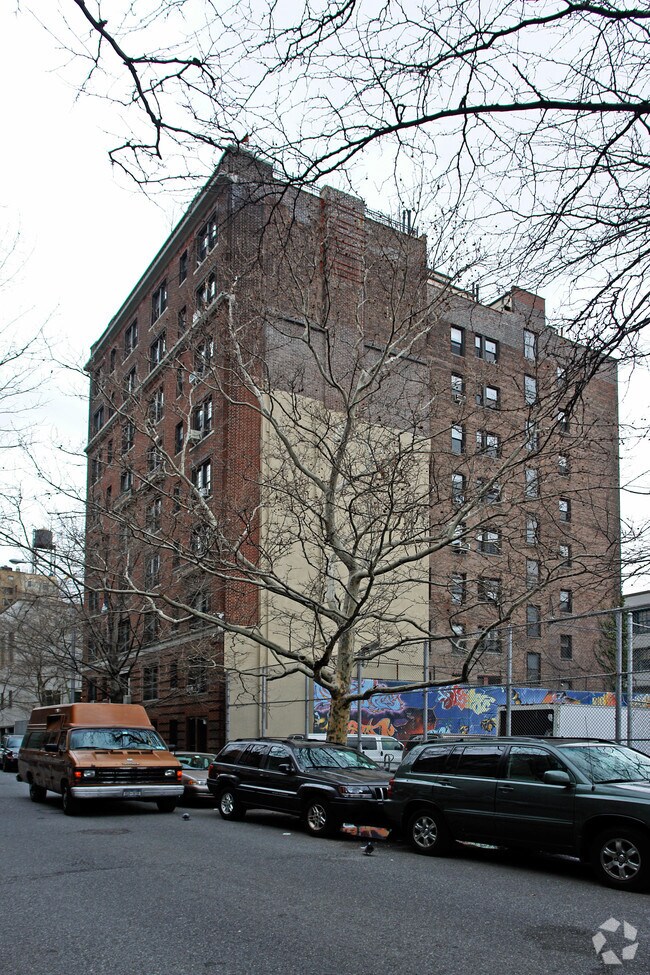 Photo - 125 W 76th St