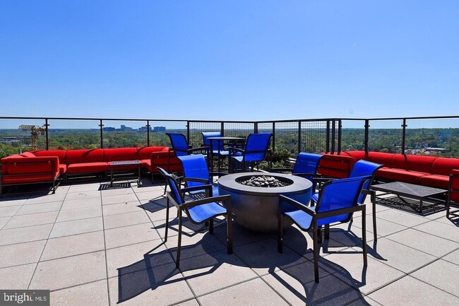 Photo - 851 N Glebe Rd Unidad 214