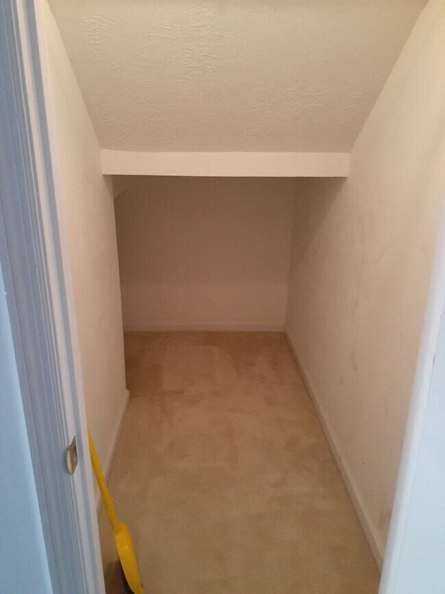 Photo - Spacious 3 bedroom 2 bath townhouse