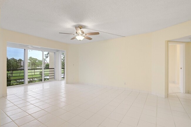Photo - 3810 Via Poinciana Unit 404