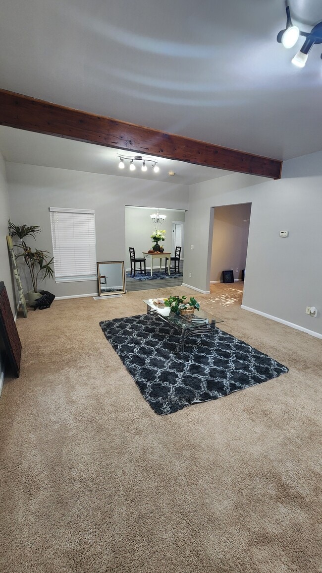 Photo - 627 Michigan St