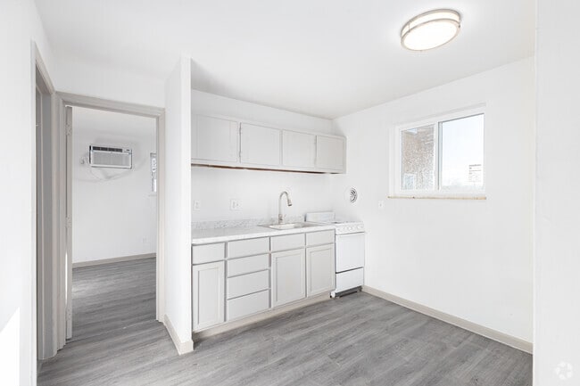 1BR, 1BA - 600SF