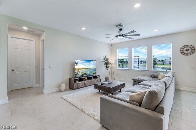 Photo - 421 Coral Reef Pl