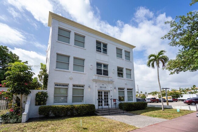 Building Photo - 924 Marseille Dr Unit 8