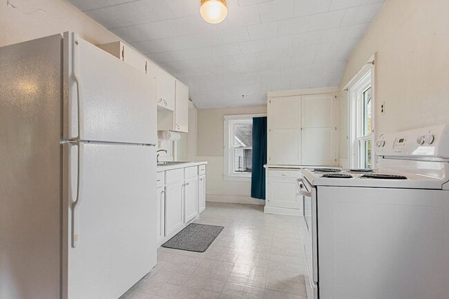 Photo - 720 W Franklin St