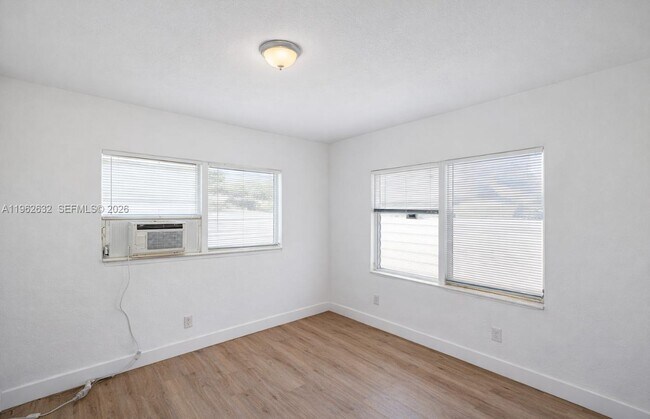 Photo - 800 83rd St Unidad 1