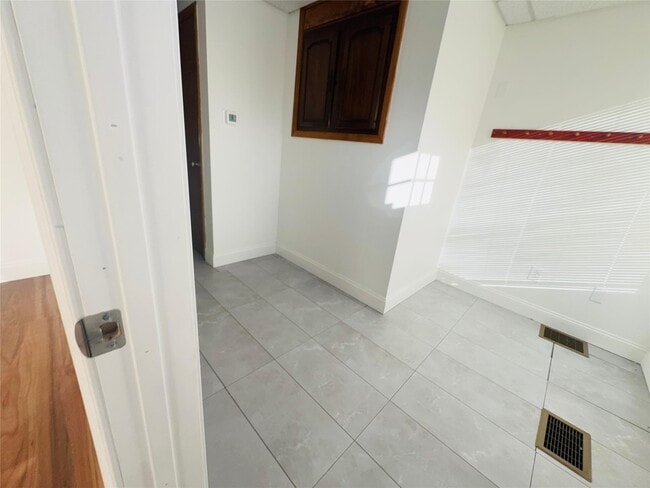 Photo - 157 Harry L Dr Unit 1