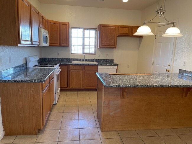 Photo - 3+2 READY NOW!