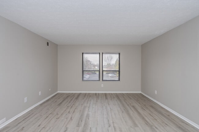 Woodside Apartments - Specials!