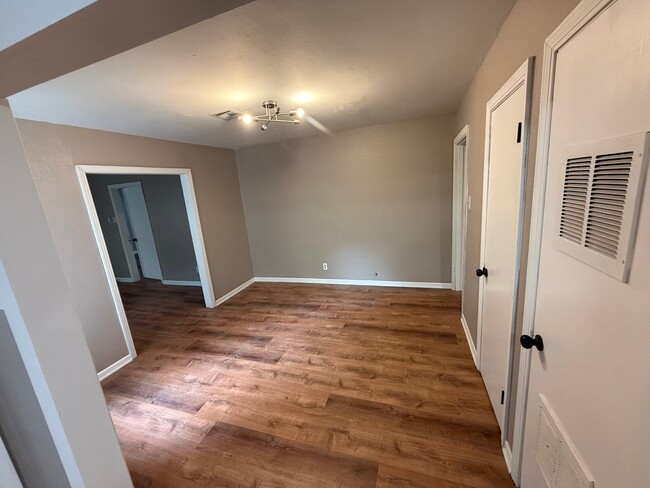Photo - 1436 Sheppard St