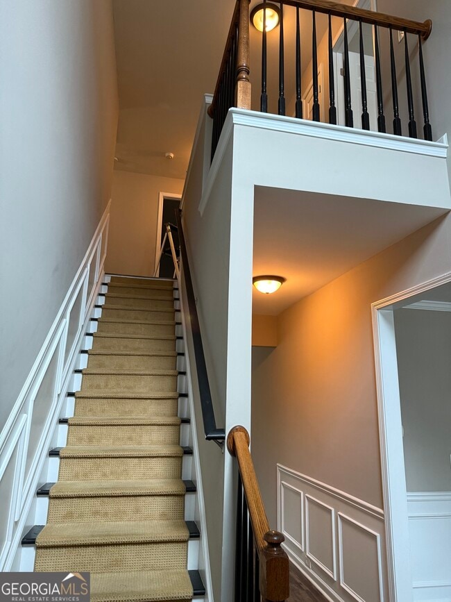 Photo - 77 Lakeshore Pkwy