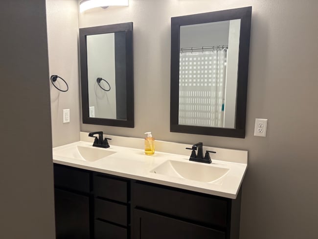 Photo - 1304 Legend Dr