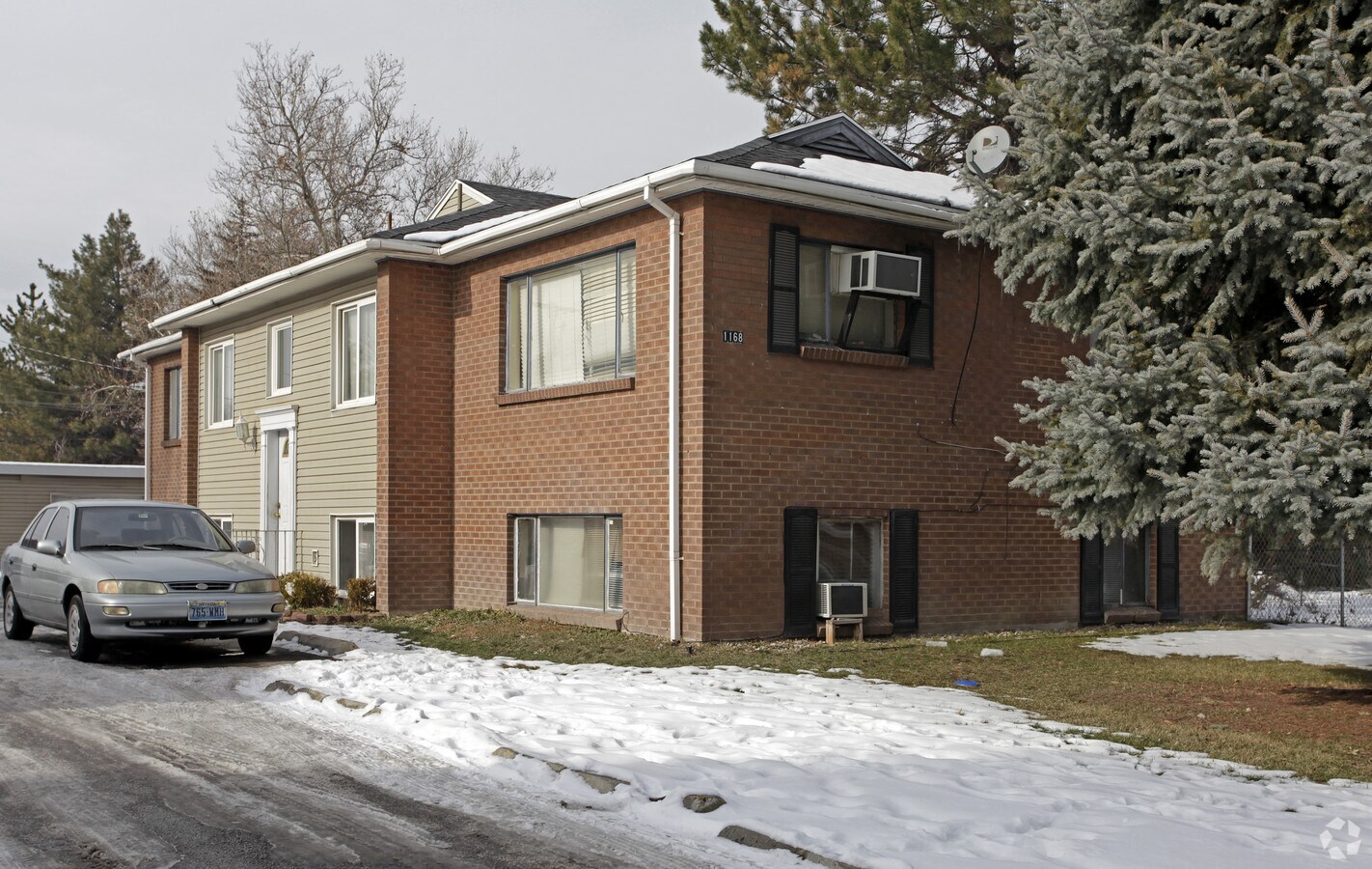 Photo - 1168-1172 S 500 E Apartments