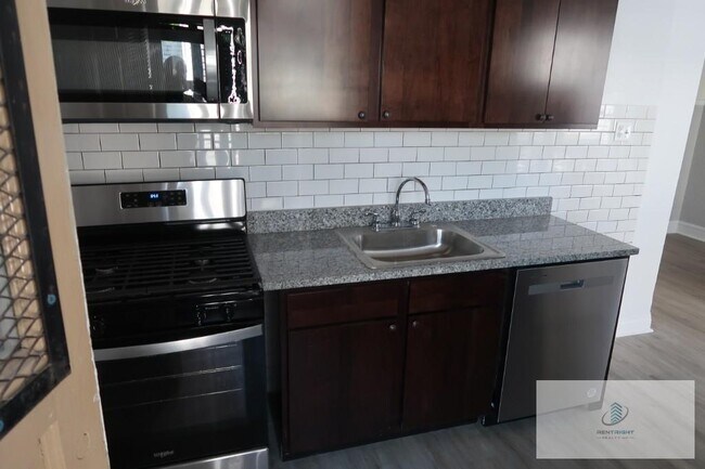 Building Photo - 5039 N Springfield Ave Unit 5045-1A