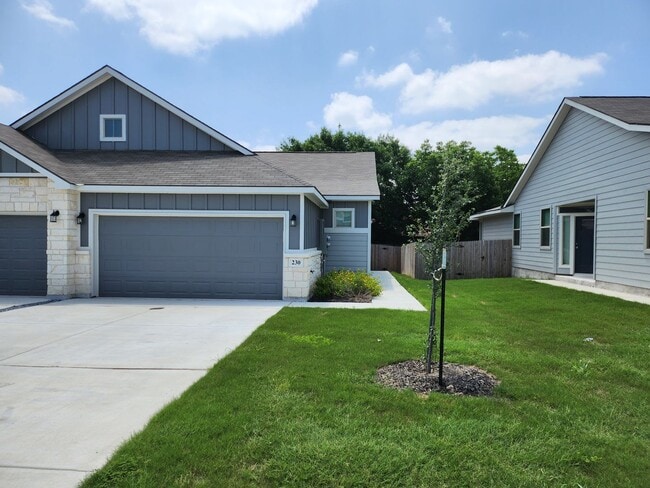 Building Photo - New 3/2 Townhome in Cibolo