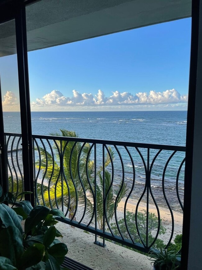 Photo - BEACHFRONT - Furnished Unit 501