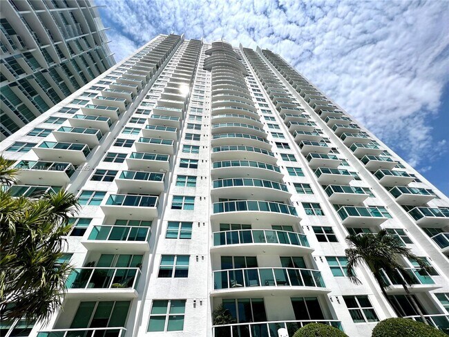 Photo - 31 SE 5th St Unidad 1509