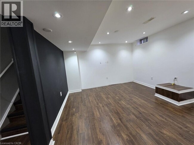 Photo - 79 Mander Pl