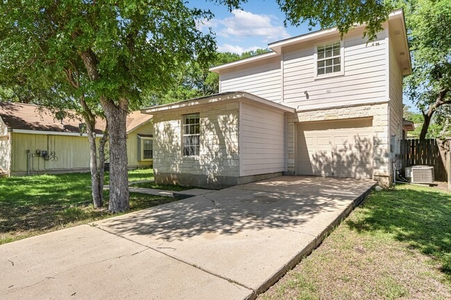 Building Photo - 101 S Mockingbird Cir