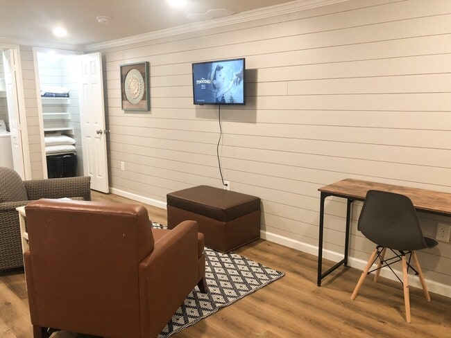 Photo - 1314 Golf Links Rd Unit B