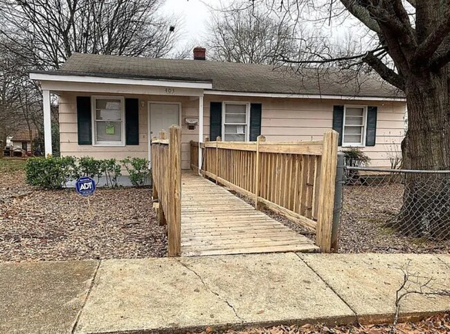 Building Photo - Charming 3BR Home with Covered Front Porch