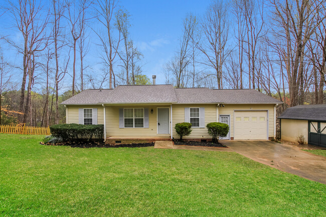 Cute 3 Bedroom Ranch - Cute 3 Bedroom Ranch House