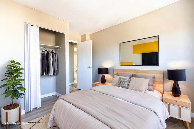 Building Photo - 2501 Apartments