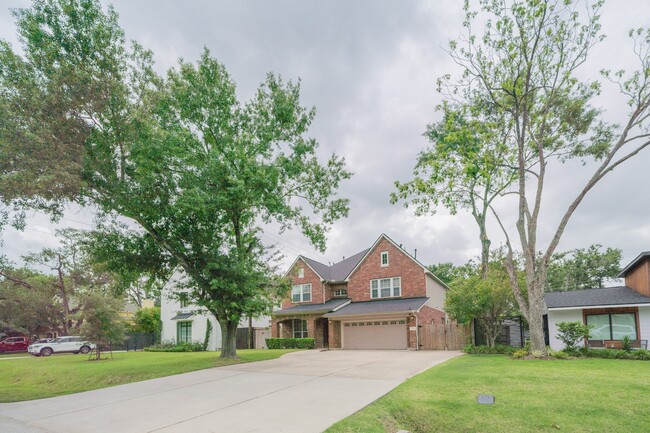 Building Photo - 1415 Sue Barnett Dr