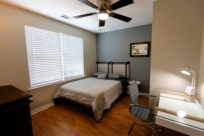 Photo - Parsons Pointe