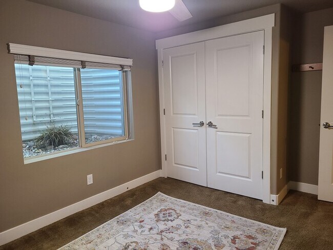 Photo - 7944 5090 W