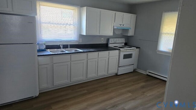 Photo - 120 St Mark St