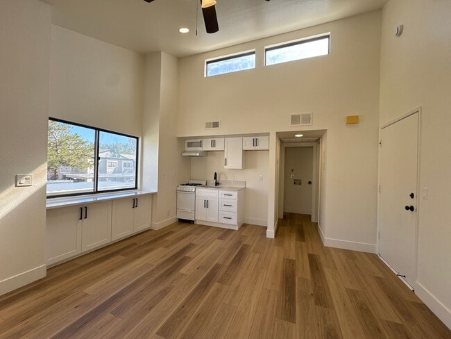Photo - Newly Remodeled Studio in Sparks! Availabl... Unit 1