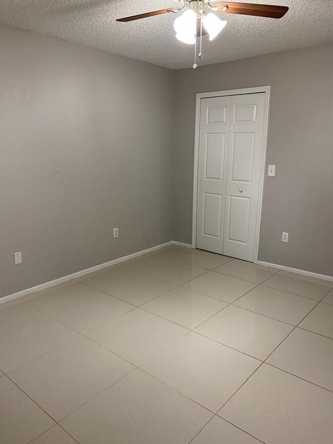 Photo - 5124 Park Central Dr Unidad 517