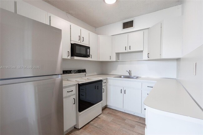 Photo - 4420 SW 114th Ct