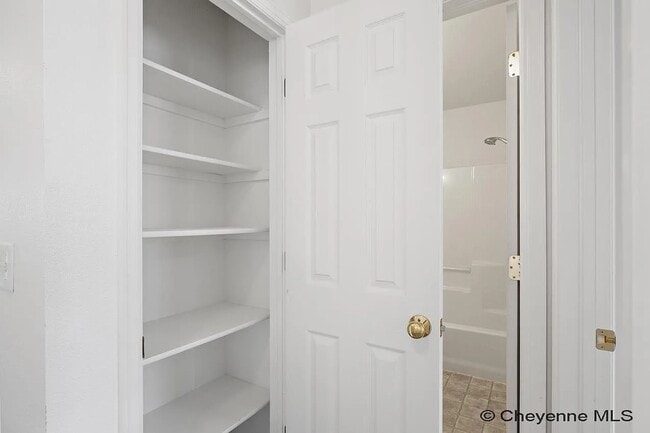 Photo - 523 W 3rd St