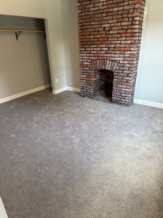 435 S Pacific Ave Unit 5