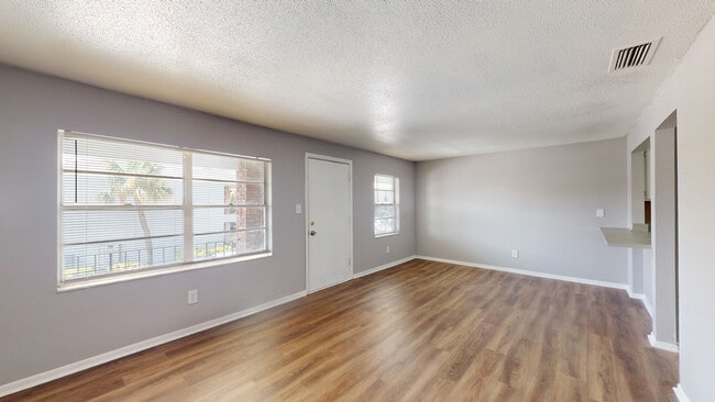 Photo - Lakeland Manor Apartment Homes