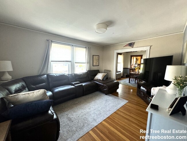 Photo - 27 Strathmore Rd Unit 1
