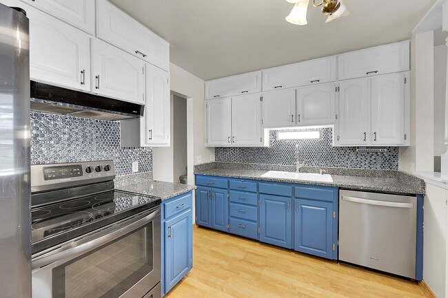 Photo - 4220 Edwinstowe Ave