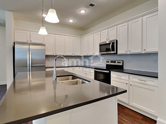 Photo - 152 Willow Ln