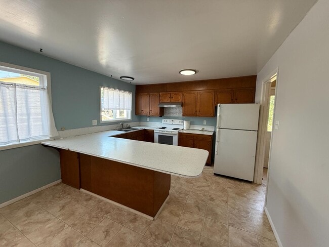 Photo - 490 5th Ave