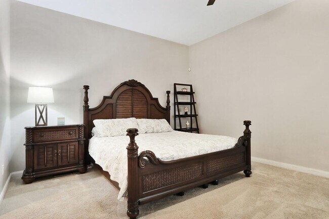 Photo - 259 Caravelle Dr