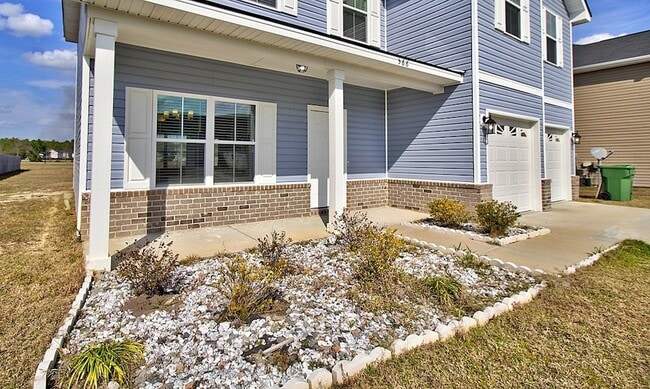 Photo - 566 Burke Dr