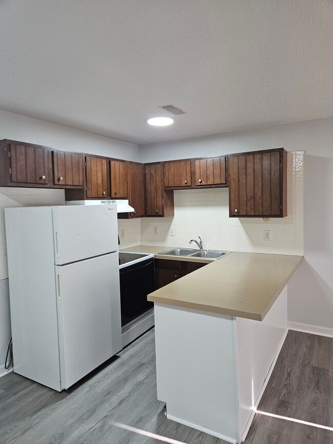 Love where you live - Love where you live Unit Apt #17