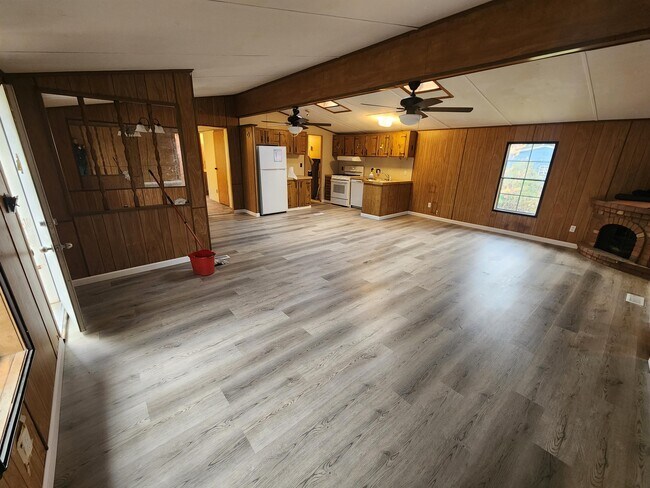 Photo - 2966 Laird Ave