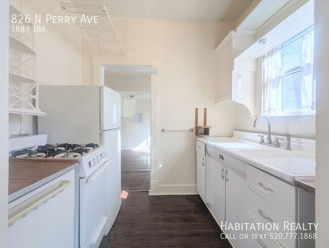 Photo - 826 N Perry Ave