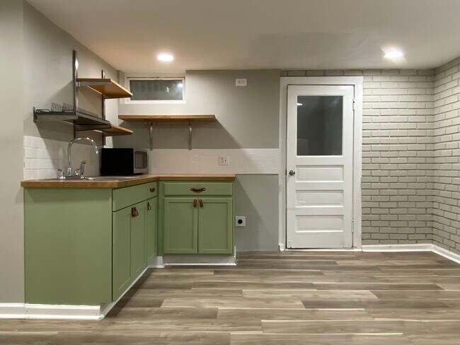 Photo - 6000 Forest Rd Unit 1