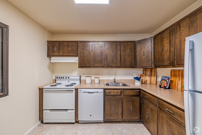 1BD, 1BA - 706 SF - Residence Model W - Kitchen