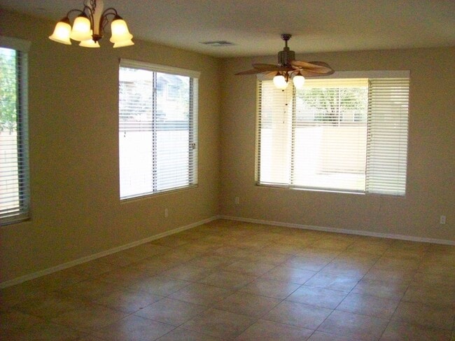 Photo - Spectrum At Val Vista